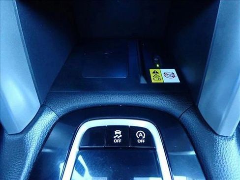 Used 2023 Toyota Corolla Cross XLE image 24