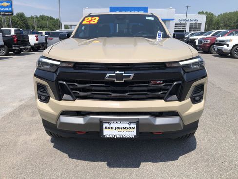 Used 2023 Chevrolet Colorado Z71 w/ Z71 Convenience Package 2 AWD/4WD image 17