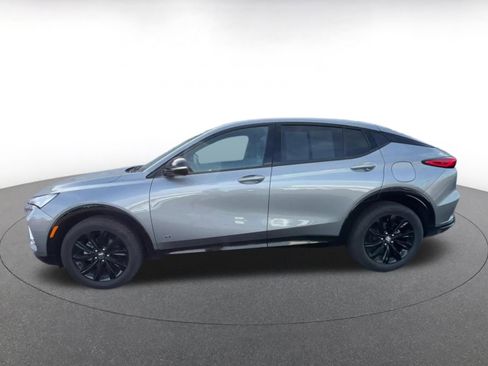 Used 2025 Buick Envista Sport Touring image 9