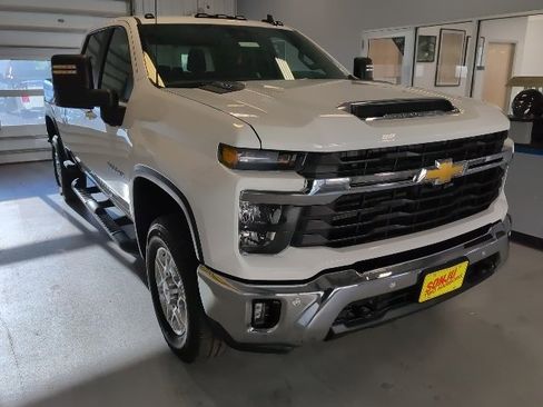 New 2026 Chevrolet Silverado 3500 LT w/ True North Edition image 9