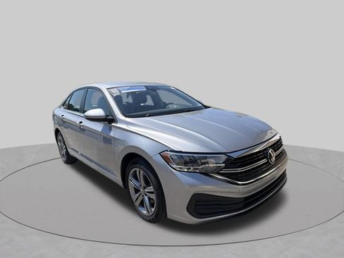 Used 2024 Volkswagen Jetta SE FWD image 7