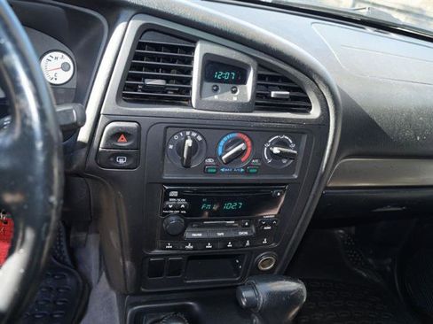 Used 2003 Nissan Pathfinder SE image 21