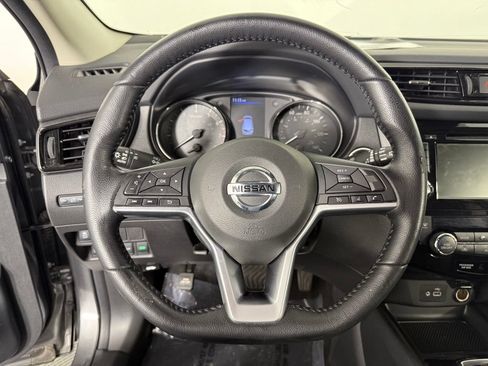 Used 2021 Nissan Rogue Sport SV FWD image 25