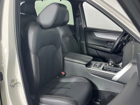 Used 2025 MAZDA CX-90 Plug-In Hybrid w/Premium Sport image 33