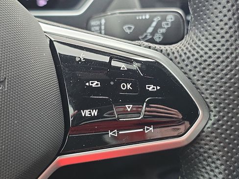 Used 2024 Volkswagen Tiguan SE R-Line image 19