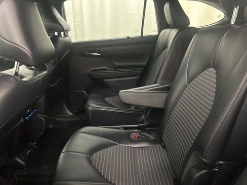 Used 2021 Toyota Highlander XSE image 29