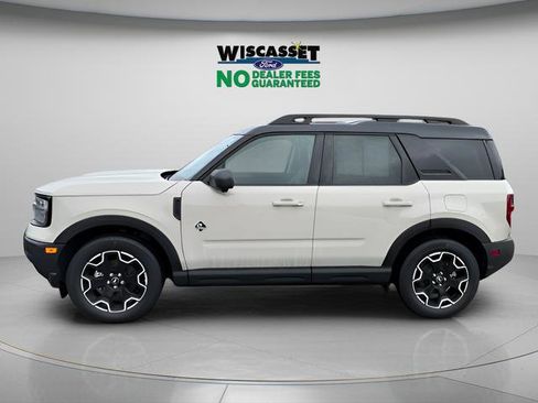 Certified 2025 Ford Bronco Sport Outer Banks w/ Outer Banks Tech Package+ AWD/4WD image 2