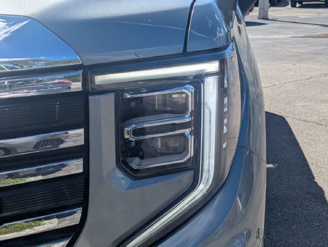 Used 2025 GMC Sierra 1500 SLT AWD/4WD image 10