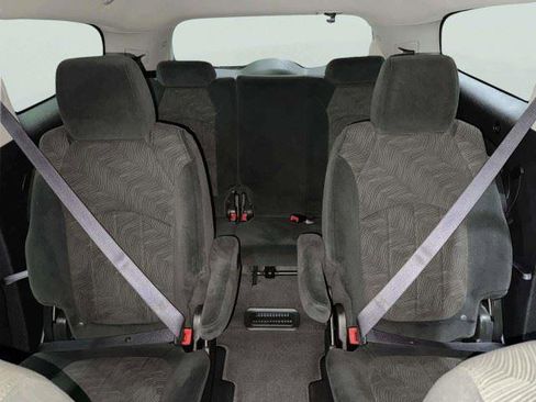 Used 2011 Buick Enclave CX FWD image 35