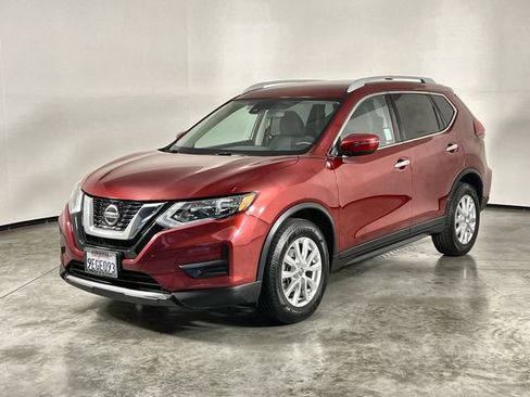 Used 2020 Nissan Rogue SV FWD image 4
