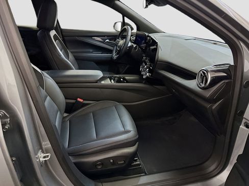 Used 2024 Chevrolet Blazer EV LT image 33