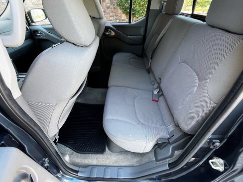 Used 2018 Nissan Frontier SV AWD/4WD image 17