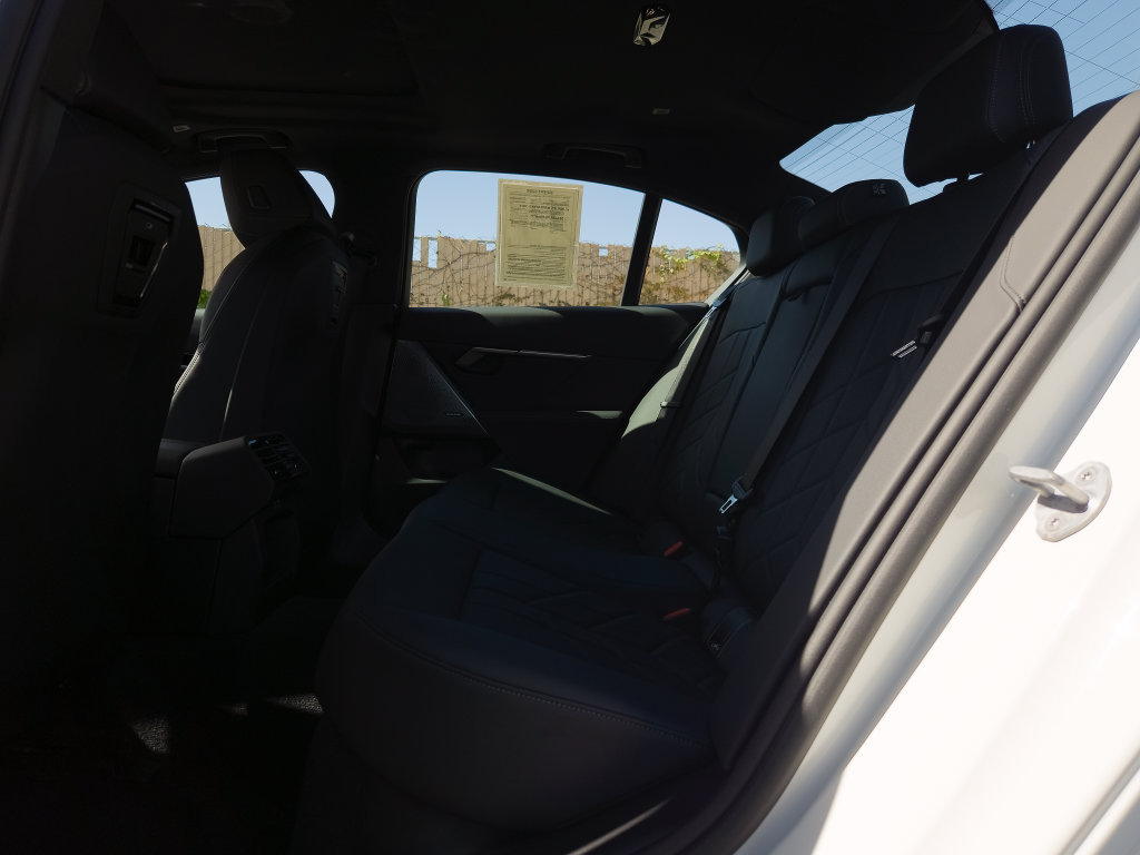 Used 2026 BMW 530i w/ M Sport Package RWD image 9