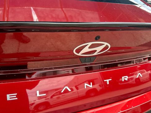 Used 2025 Hyundai Elantra Sport FWD image 10