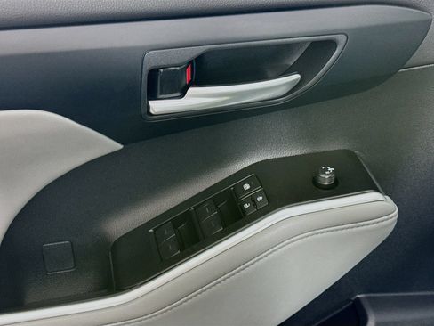 Certified 2026 Toyota Highlander XLE AWD/4WD image 17
