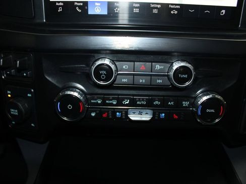 Used 2025 Ford F250 Lariat w/ FX4 Off-Road Package AWD/4WD image 39