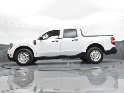 Used 2025 Ford Maverick XL w/ Equipment Group 102A image 23