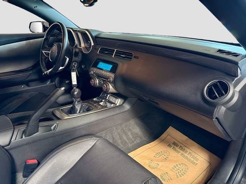 Used 2011 Chevrolet Camaro SS RWD image 24