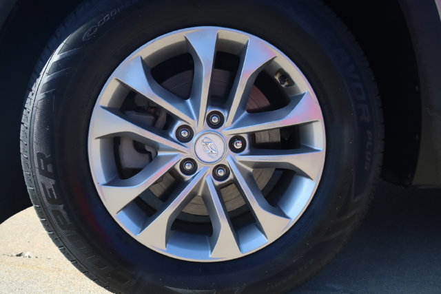 Used 2020 Hyundai Santa Fe SEL FWD image 7