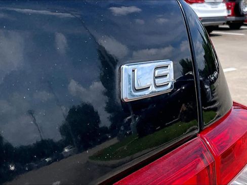 Used 2012 Toyota Corolla LE FWD image 9