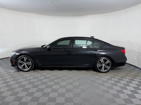 Used 2019 BMW 740i w/ M Sport Package RWD image 2