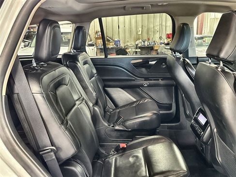 Used 2024 Lincoln Aviator Reserve image 32