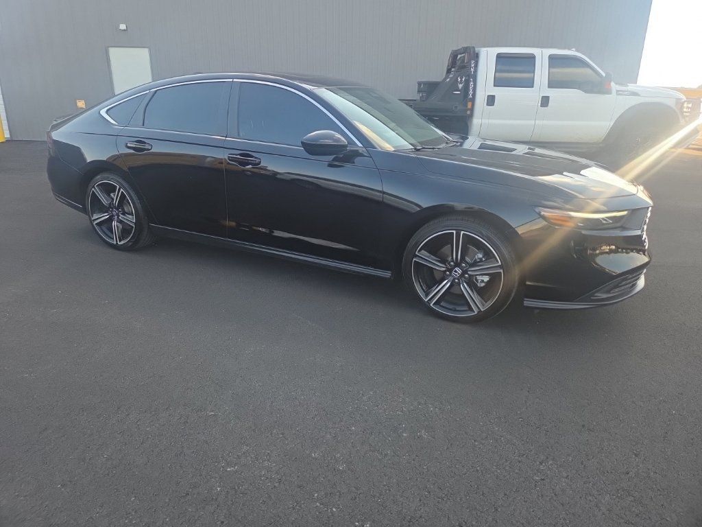 Used 2025 Honda Accord Sport image 12