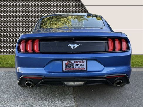 Used 2018 Ford Mustang Coupe image 8