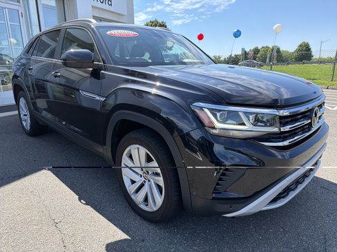 Certified 2023 Volkswagen Atlas Cross Sport SE w/ Panoramic Sunroof Package AWD/4WD image 2