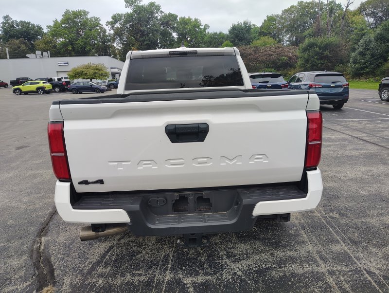 Used 2024 Toyota Tacoma TRD Sport AWD/4WD image 6
