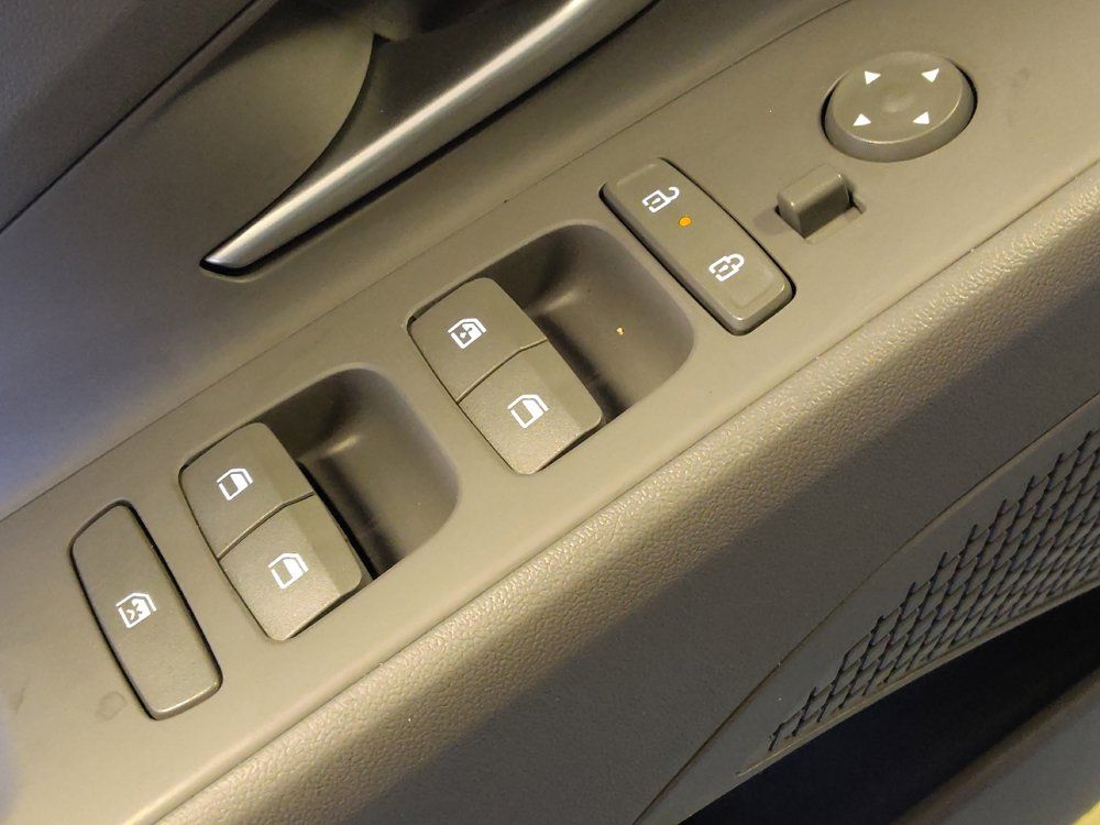 Used 2024 Hyundai Elantra SEL FWD image 27