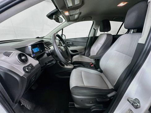 Used 2016 Chevrolet Trax LT FWD image 13