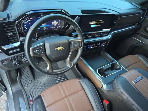 Used 2024 Chevrolet Silverado 2500 High Country w/ High Country Premium Package image 15
