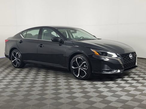 New 2025 Nissan Altima 2.5 SR w/ SR Premium Package image 2