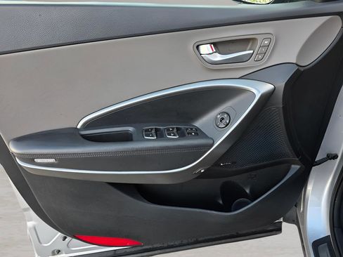 Used 2018 Hyundai Santa Fe Limited image 18