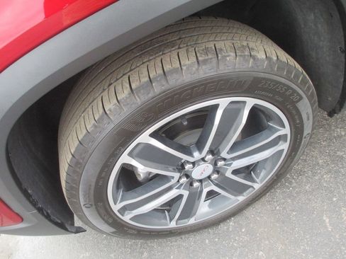 Used 2023 GMC Acadia SLT w/ Technology Package image 14