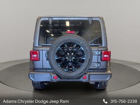 Used 2025 Jeep Wrangler Unlimited Sahara AWD/4WD image 7