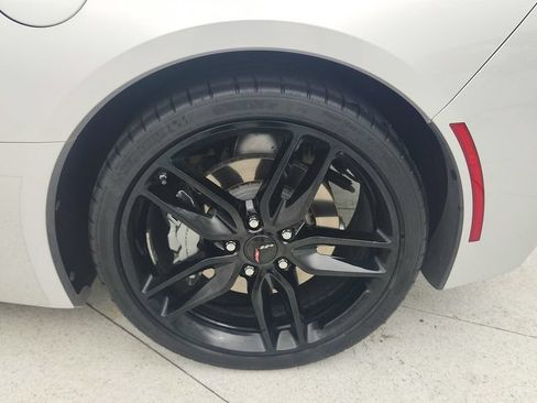 Certified 2019 Chevrolet Corvette Stingray Coupe w/ Carbon Flash Badge Package RWD image 19