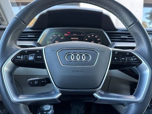 Used 2024 Audi Q8 e-tron Premium Plus w/ Premium Plus Package AWD/4WD image 32
