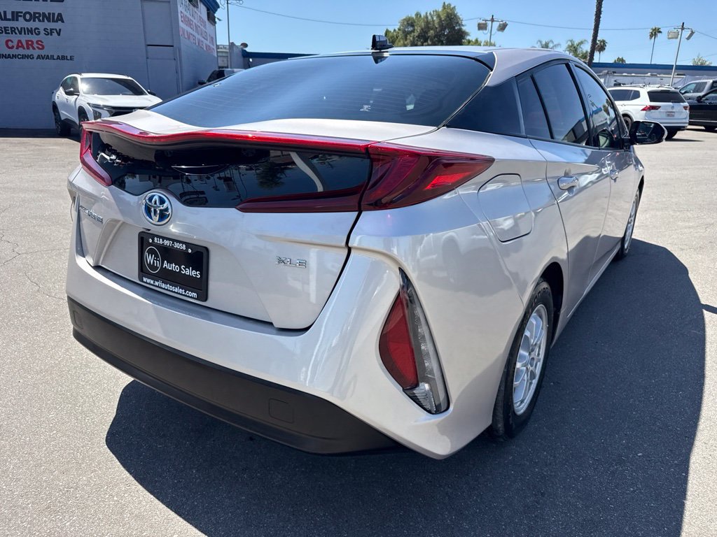 Used 2020 Toyota Prius Prime XLE w/ Carpet Mat Package FWD image 4