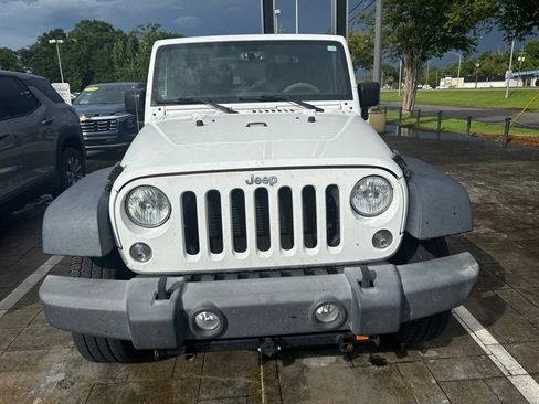 Used 2018 Jeep Wrangler Sport AWD/4WD image 3