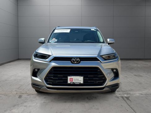 Certified 2024 Toyota Grand Highlander AWD image 8
