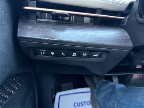 Used 2024 Nissan Ariya AWD image 30