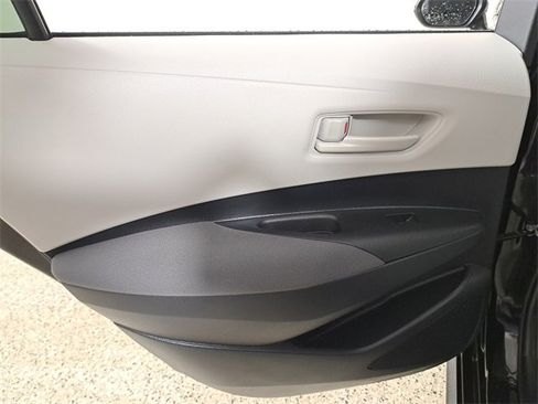 Used 2025 Toyota Corolla LE image 14