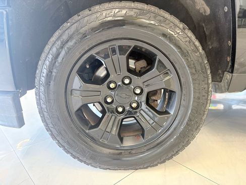 Used 2017 Chevrolet Silverado 1500 LT w/ Midnight Edition AWD/4WD image 38