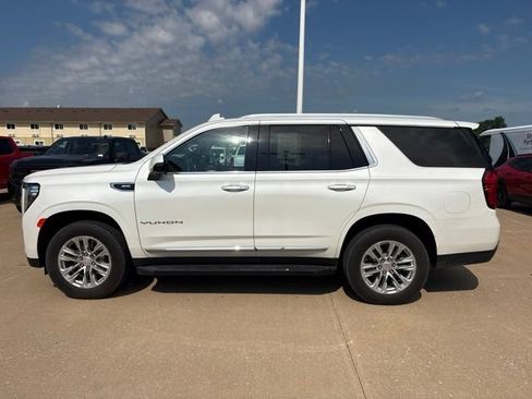 Used 2021 GMC Yukon SLT w/ Rear Media and Nav Package AWD/4WD image 5