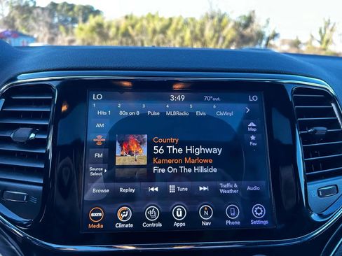 Used 2020 Jeep Grand Cherokee Limited image 22