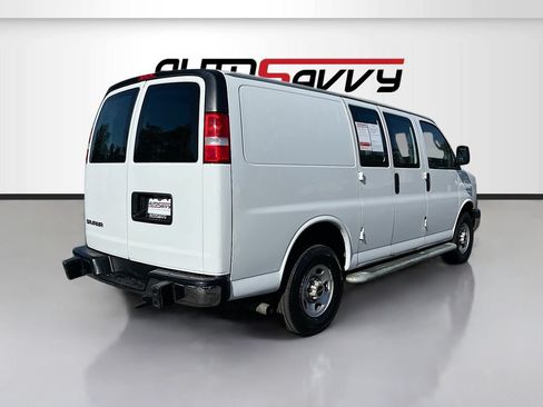 Used 2022 GMC Savana 2500 w/ Driver Convenience Package RWD image 7