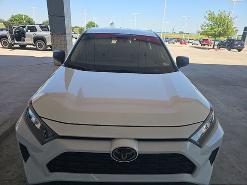 Used 2022 Toyota RAV4 LE FWD image 24
