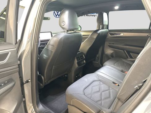 Used 2024 Volkswagen Atlas Cross Sport SE FWD image 24